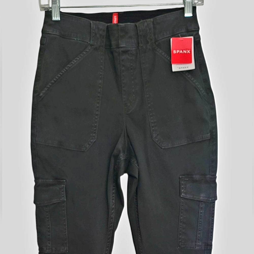 SPANX Washed Black High-Rise Stretch Twill Ankle Cargo Pants NWT - Picture 2 of 12